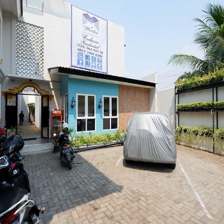 Reddoorz Plus Near Paragon Mall Semarang Ξενοδοχείο Εξωτερικό φωτογραφία